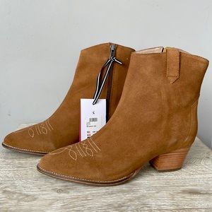 NEVER WORN LEATHER BOOTS